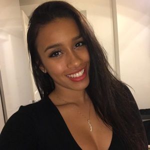 Meet your Posher, Zoe